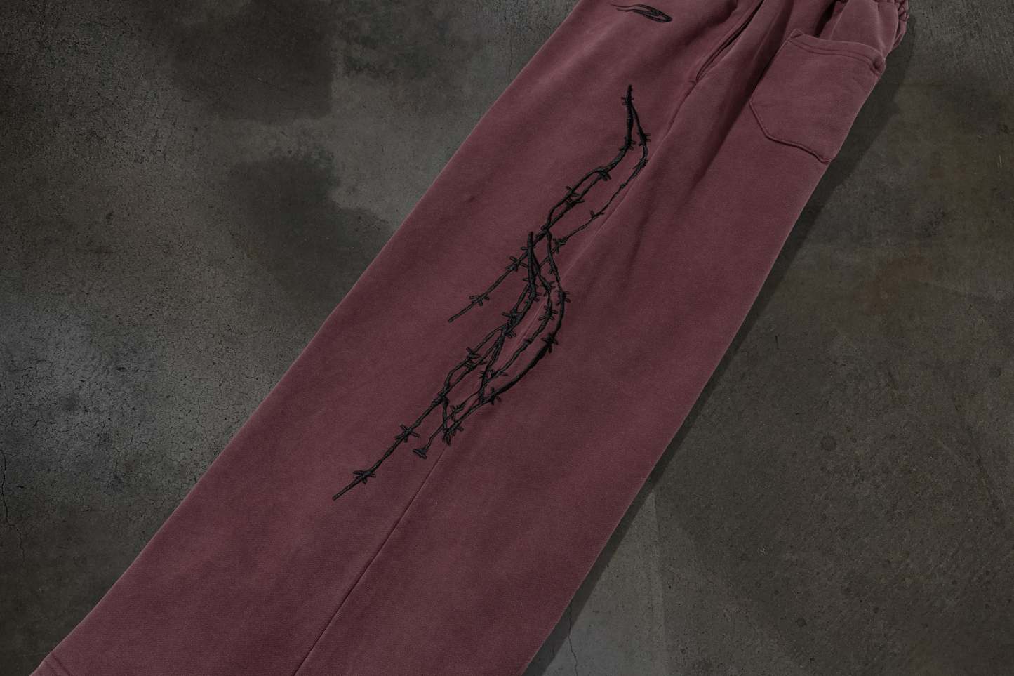 ATHLETIC BARBED SWEATS (CRIMSON)-IYAMIUIO