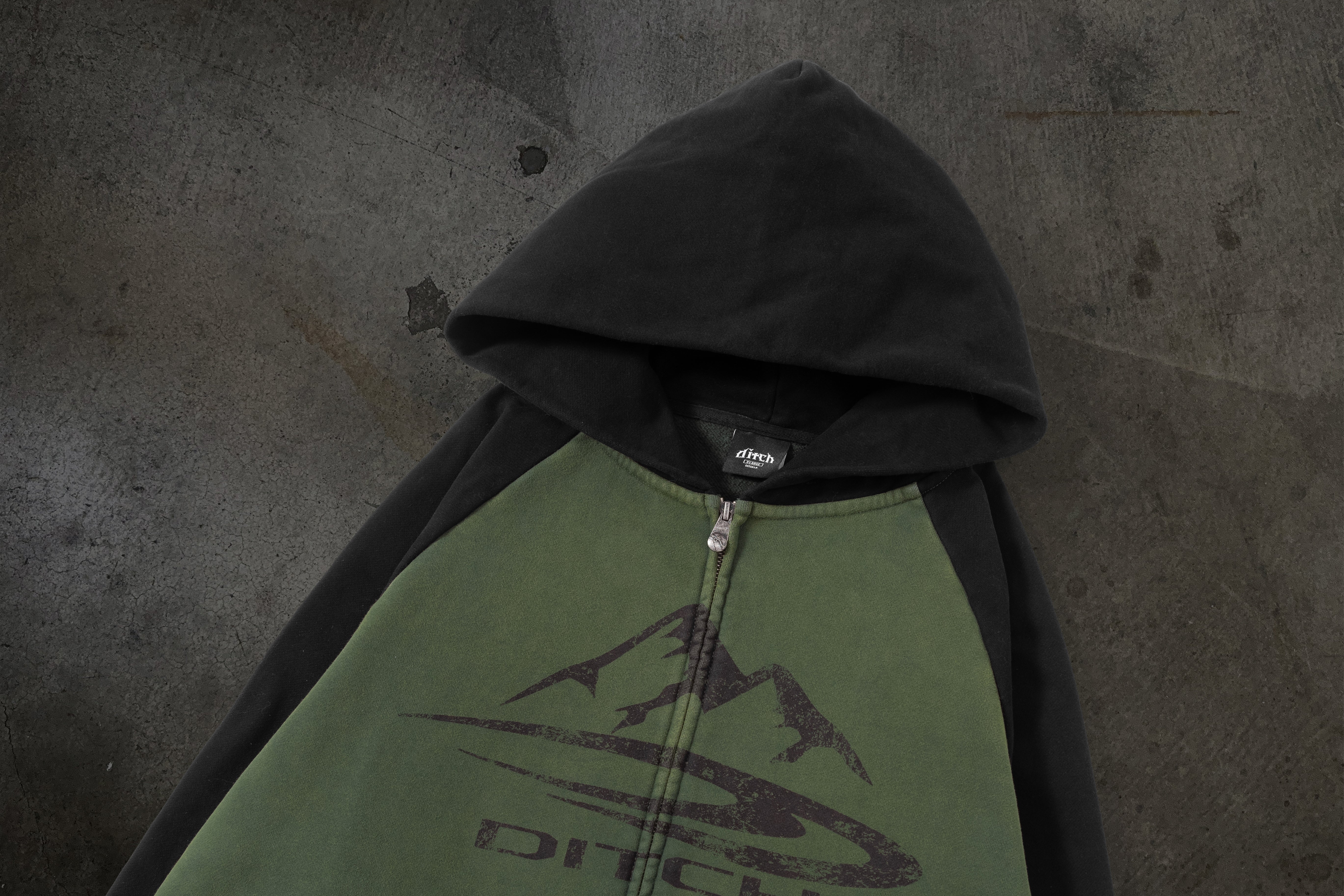 SUMMIT ZIPUP (PINE)-IYAMIUIO