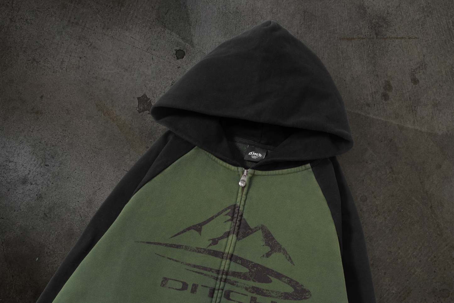 SUMMIT ZIPUP (PINE)-IYAMIUIO