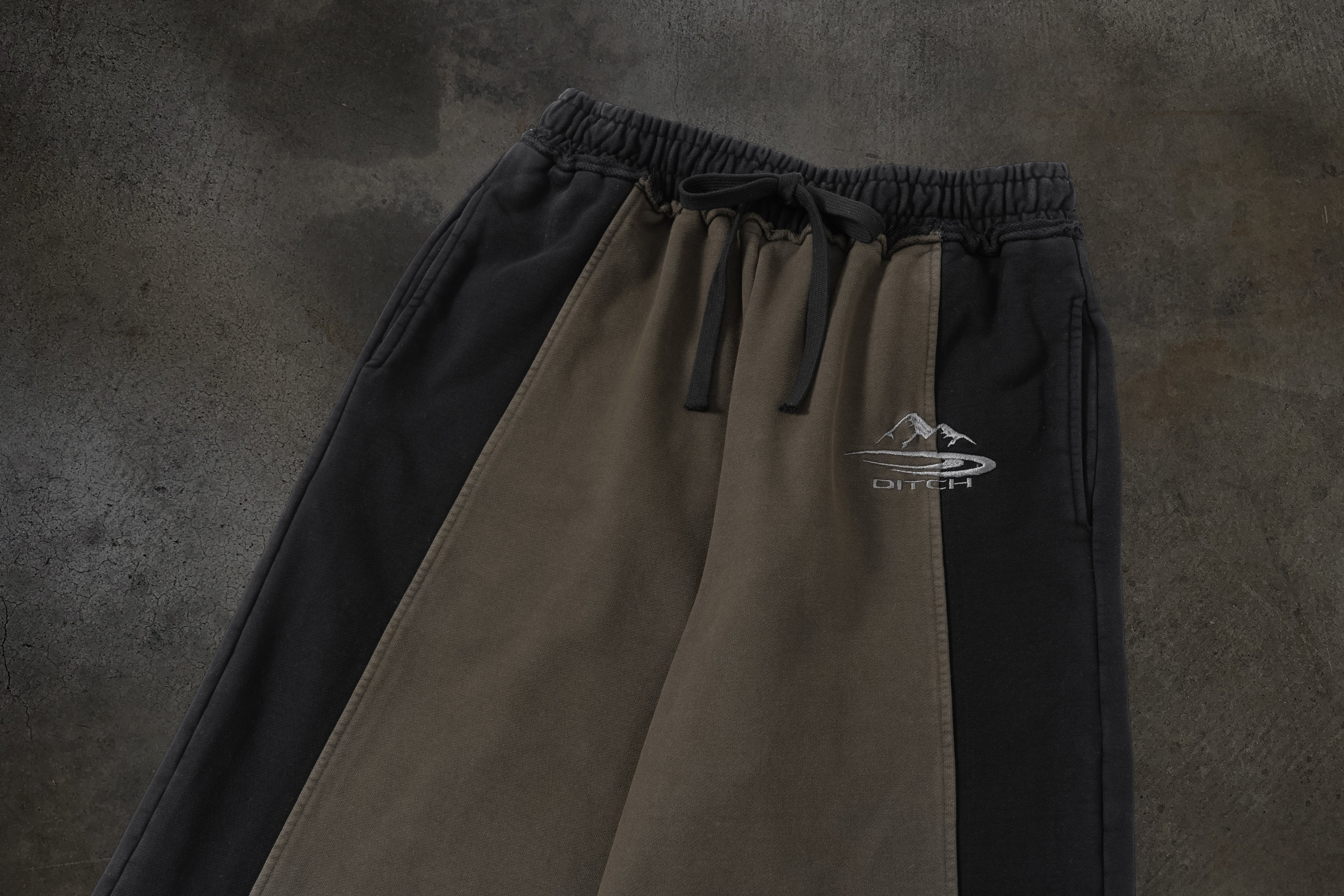 SUMMIT SWEATS (ASH)-IYAMIUIO