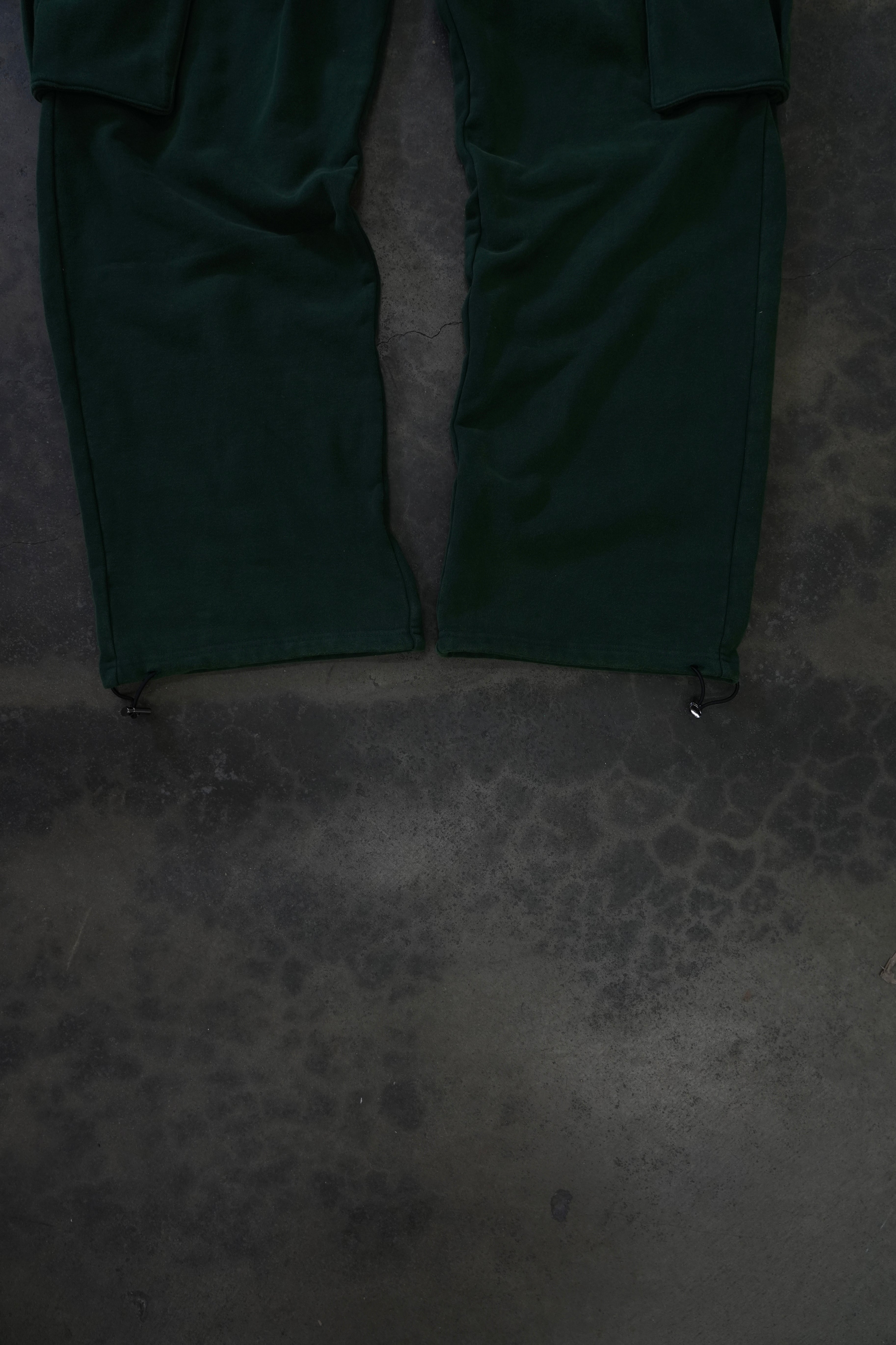 CARGO SWEATS (PINE)-IYAMIUIO