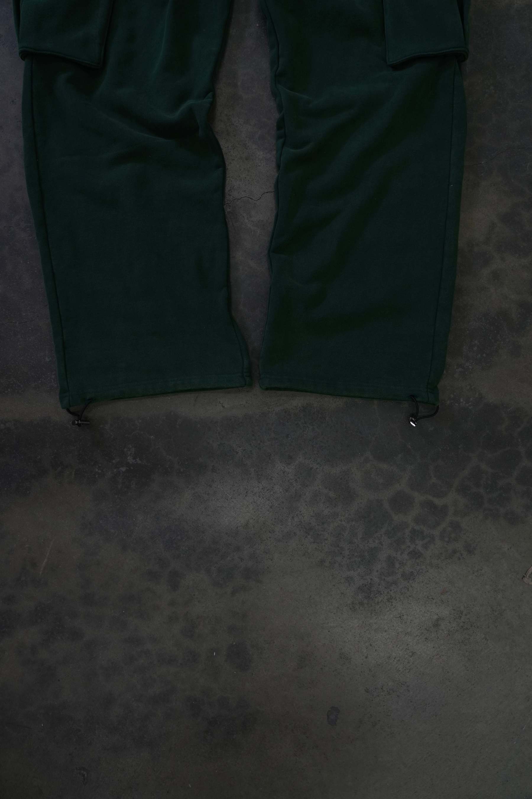 CARGO SWEATS (PINE)-IYAMIUIO