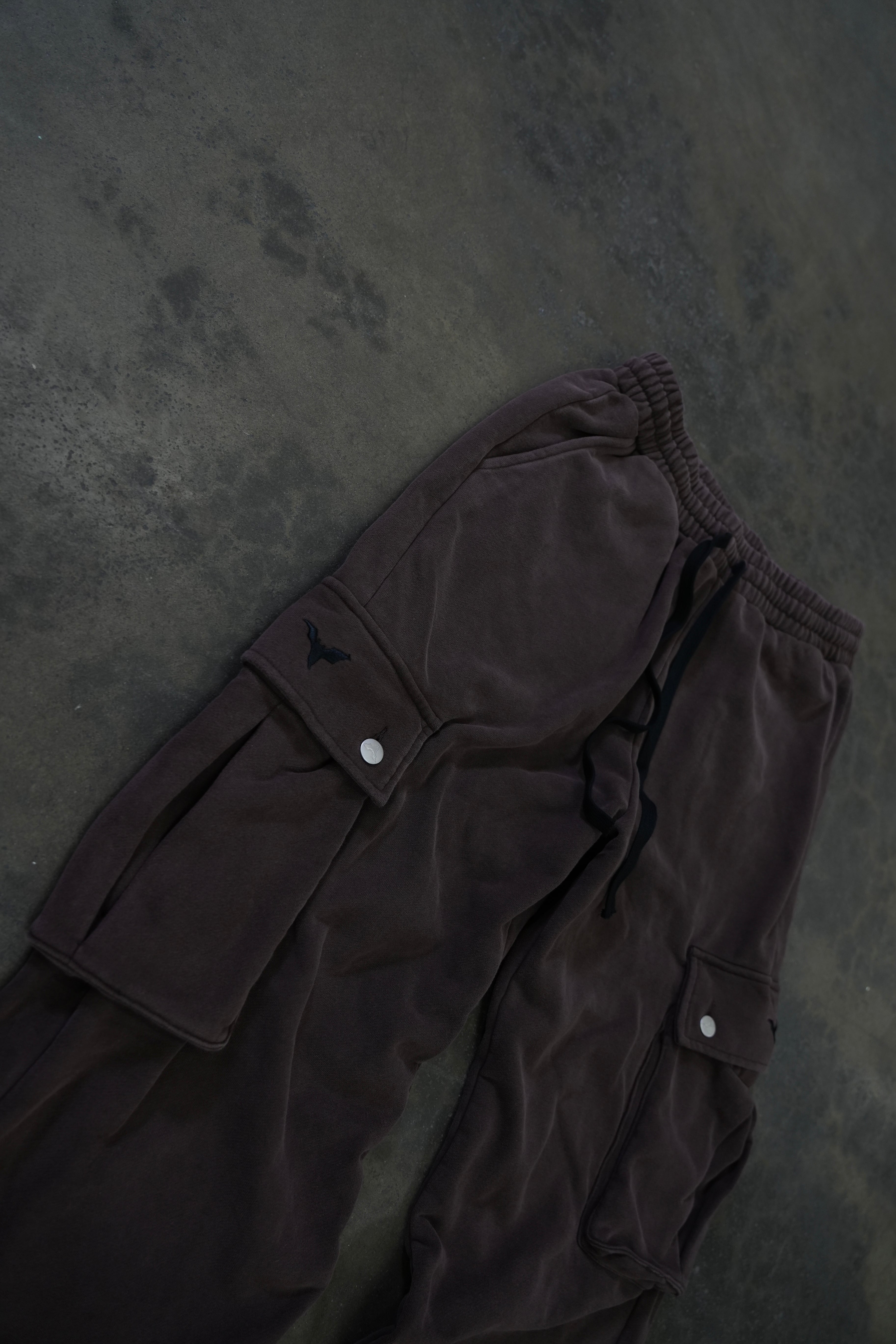 CARGO SWEATS (MOCHA)-IYAMIUIO