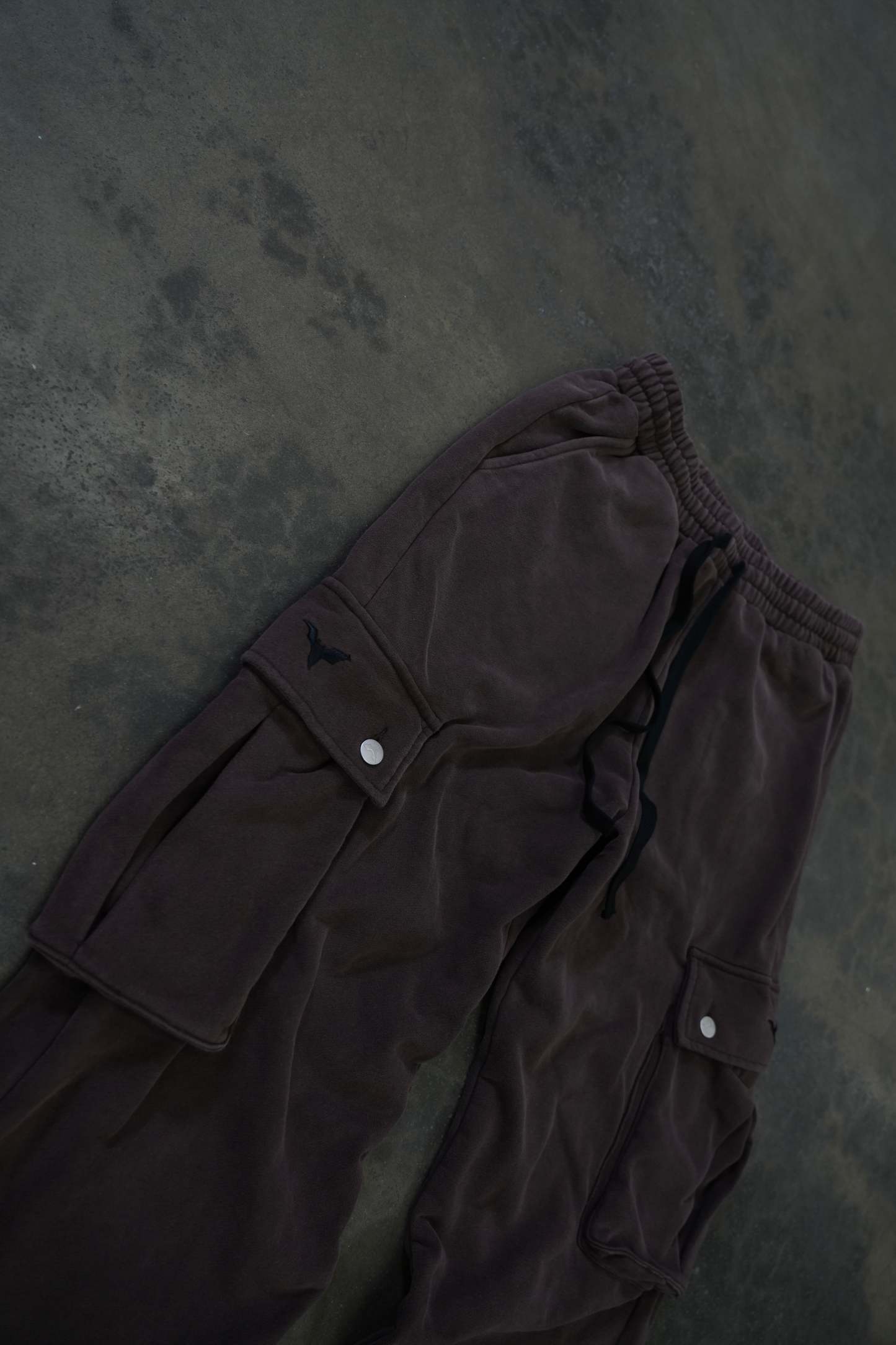 CARGO SWEATS (MOCHA)-IYAMIUIO