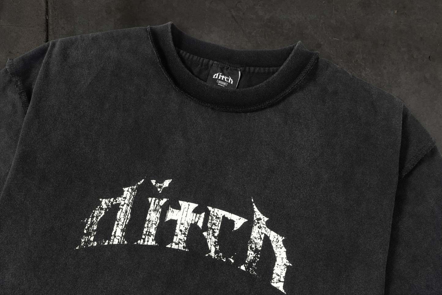 LOGO TEE (COAL)-IYAMIUIO