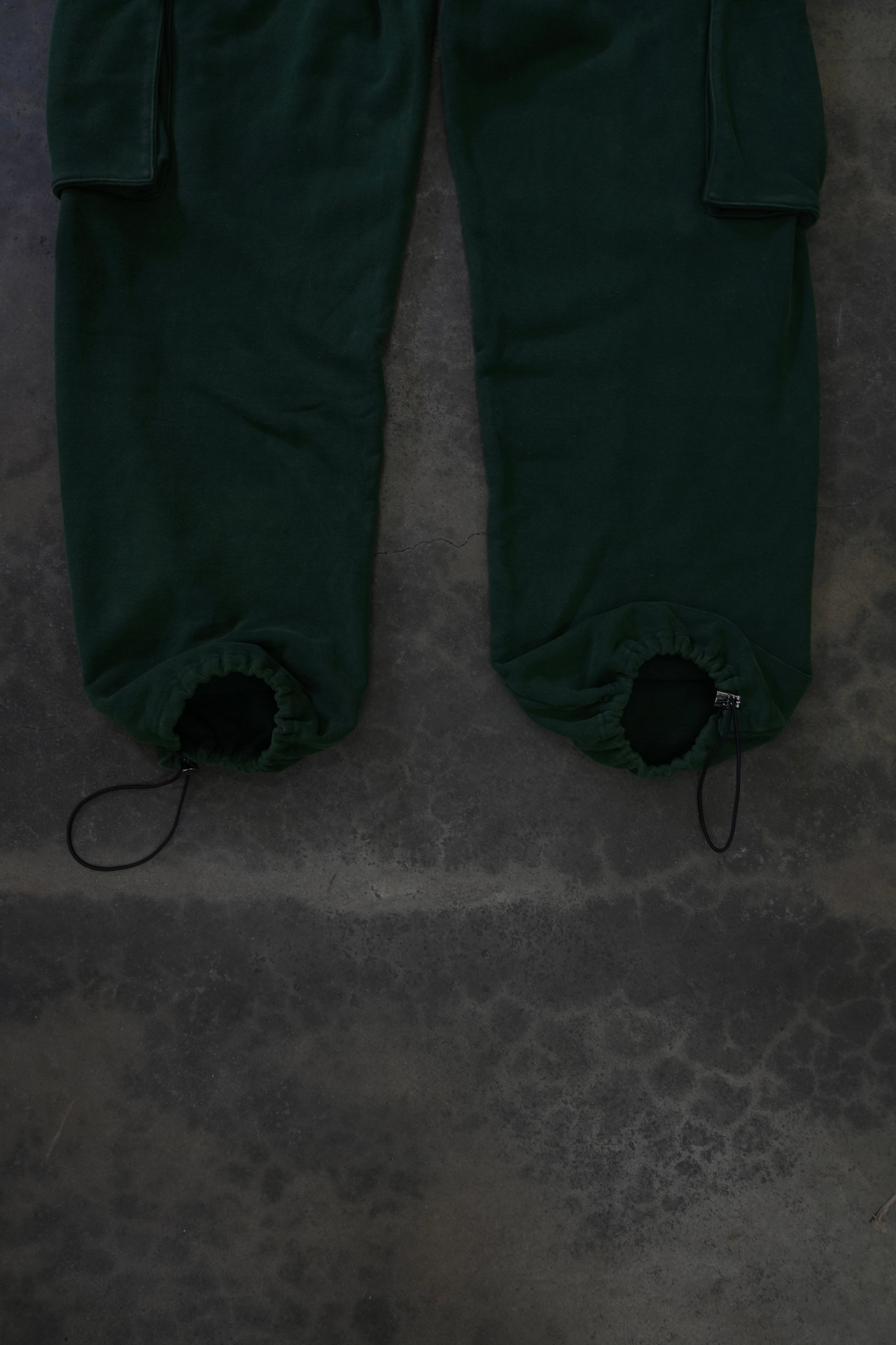 CARGO SWEATS (PINE)-IYAMIUIO