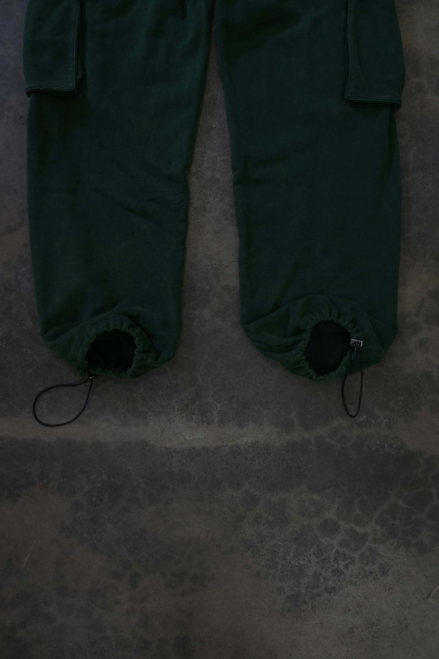 CARGO SWEATS (PINE)-IYAMIUIO