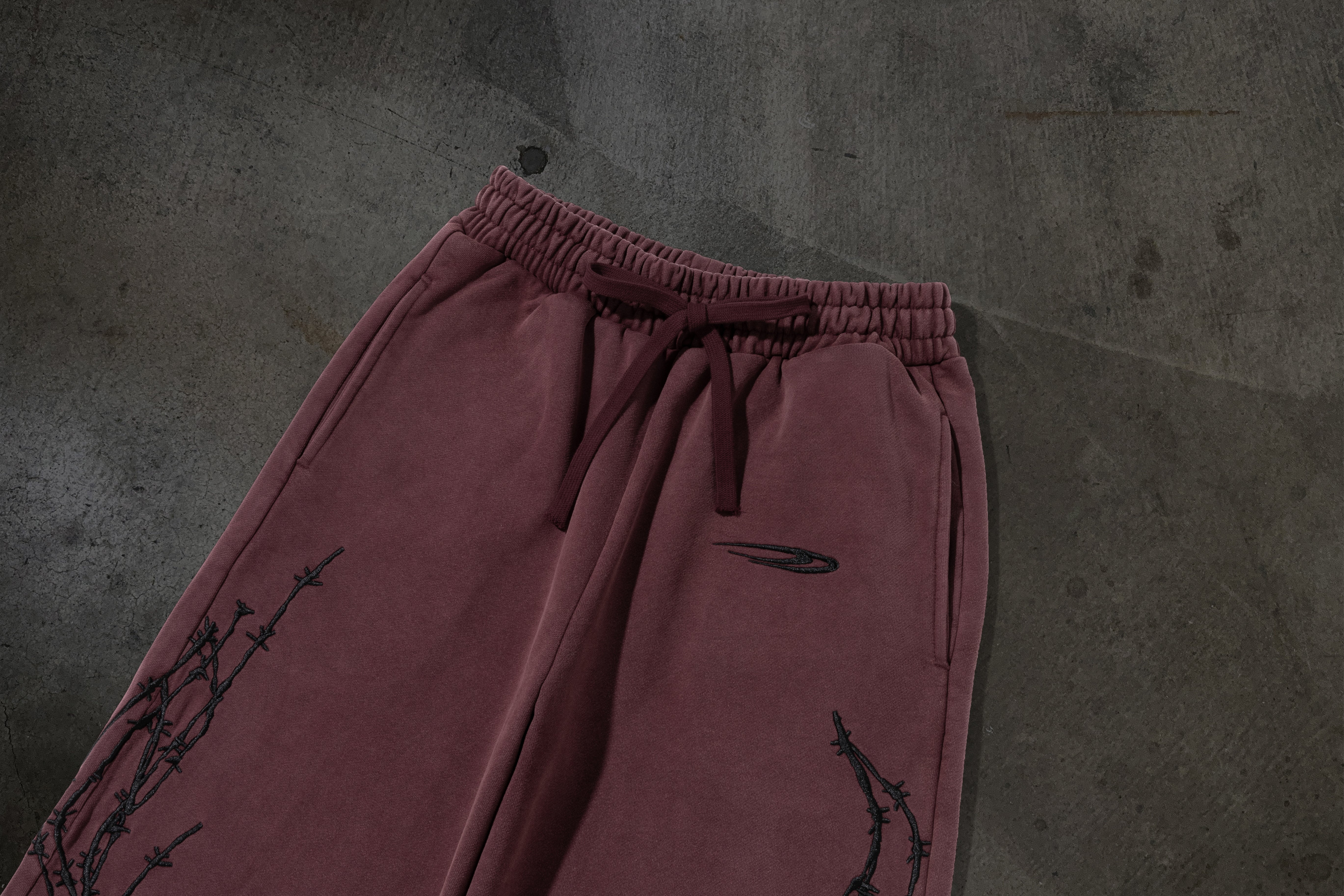 ATHLETIC BARBED SWEATS (CRIMSON)-IYAMIUIO