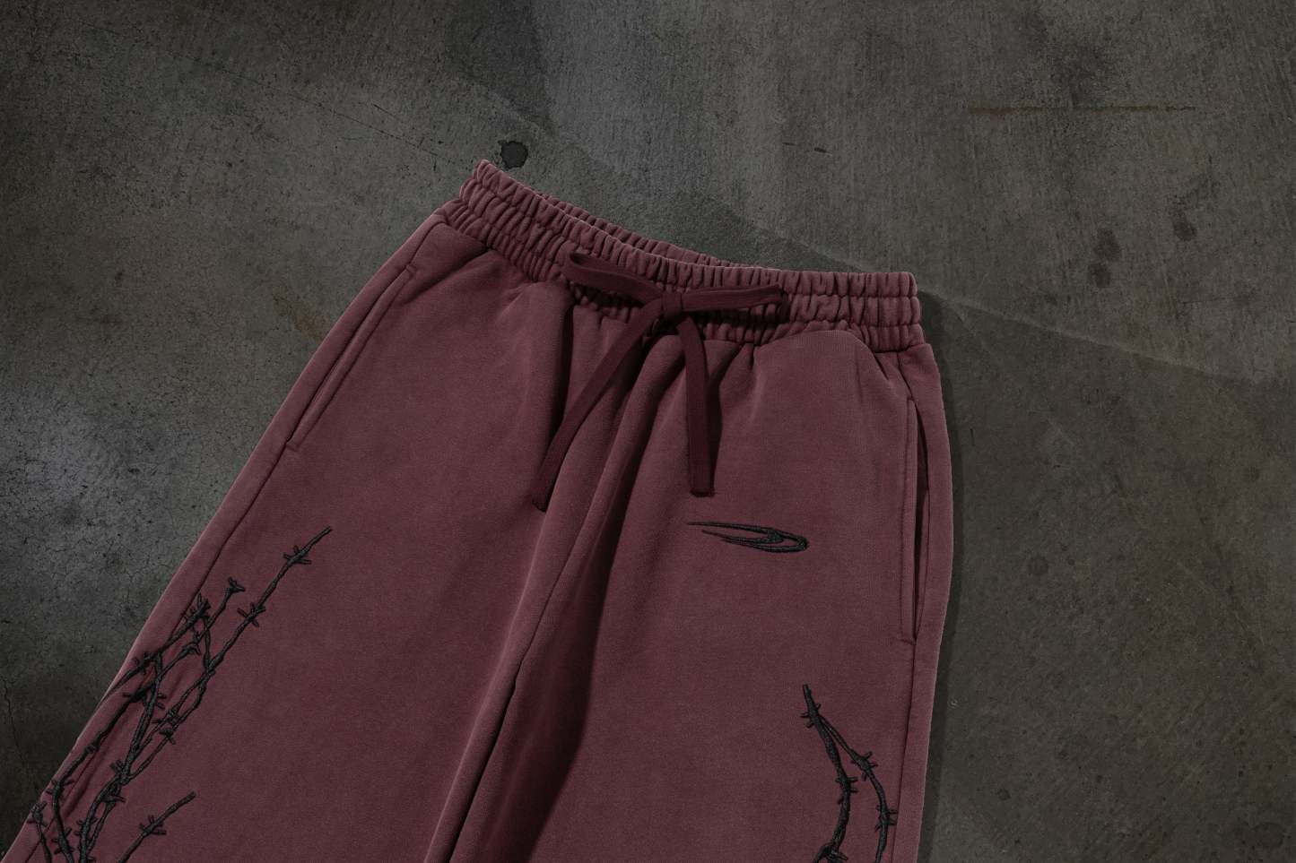 ATHLETIC BARBED SWEATS (CRIMSON)-IYAMIUIO