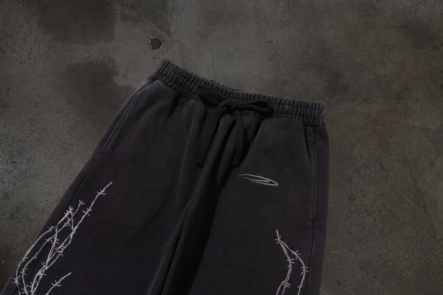 ATHLETIC BARBED SWEATS (COAL)-IYAMIUIO