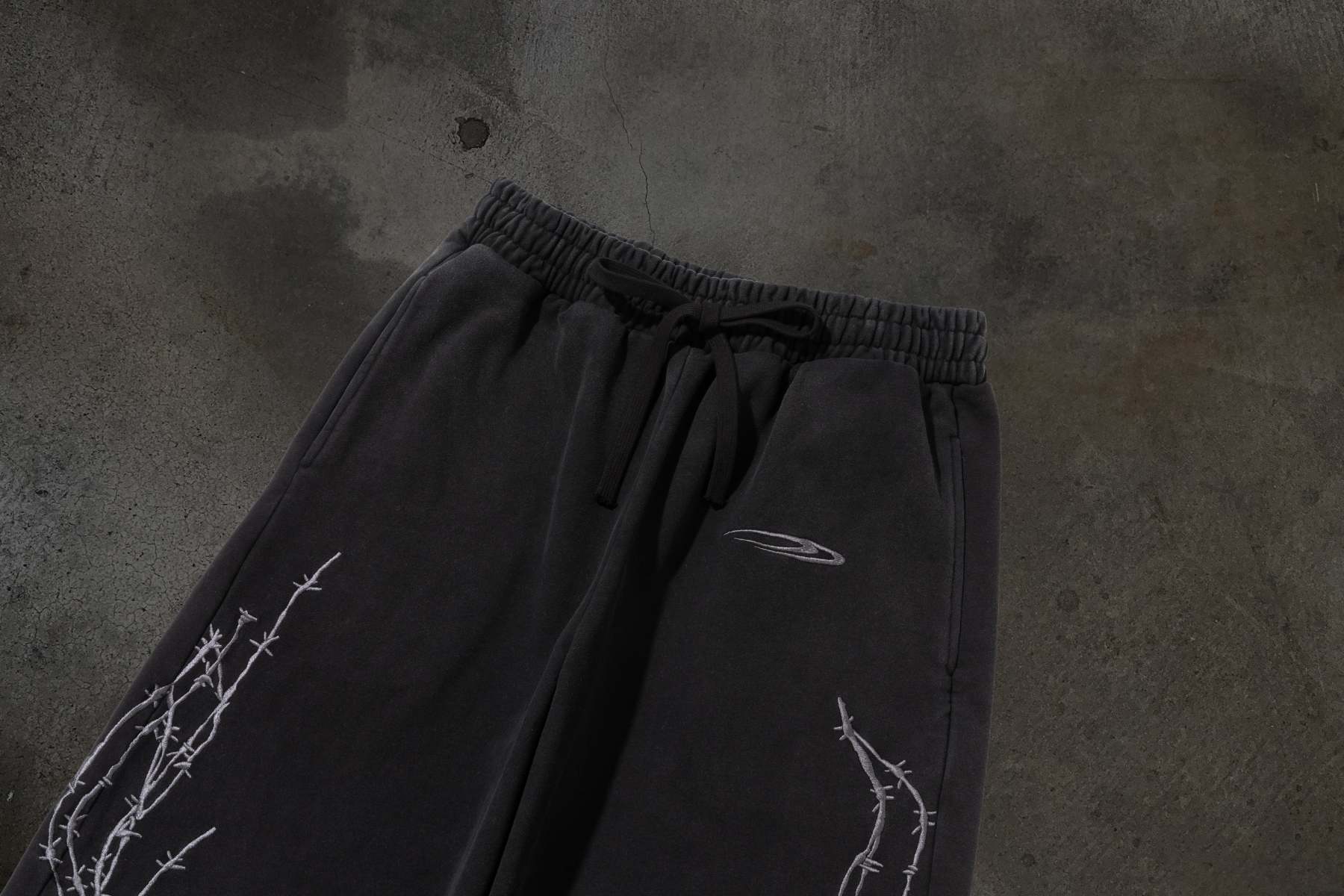 ATHLETIC BARBED SWEATS (COAL)-IYAMIUIO