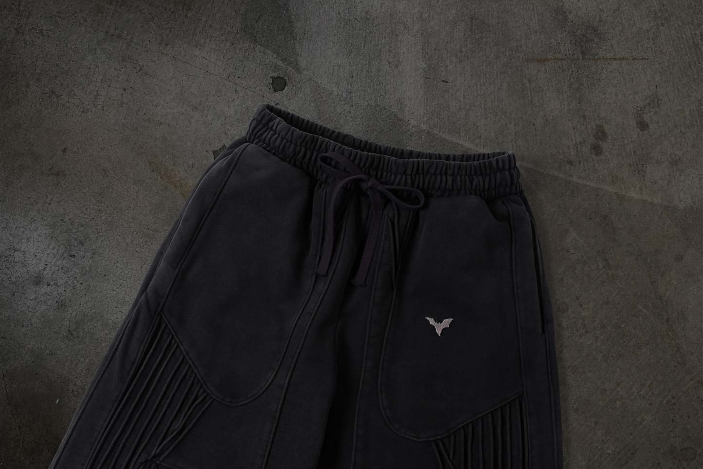 BIKER SWEATS (COAL)-IYAMIUIO