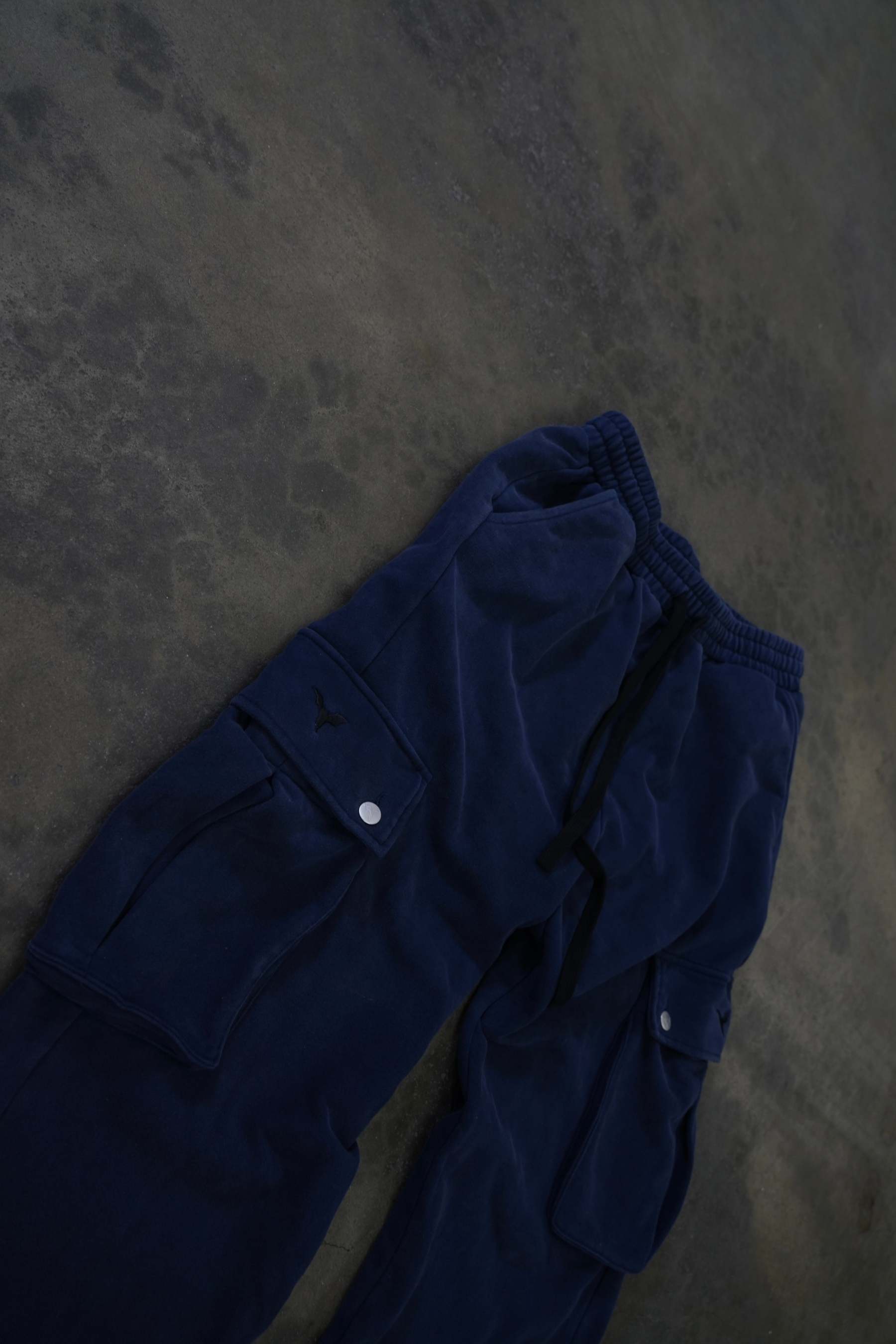 CARGO SWEATS (NAVY)-IYAMIUIO
