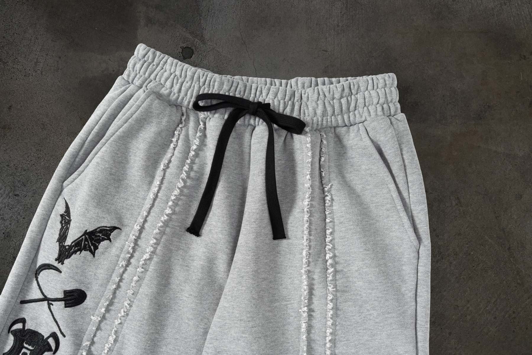 PATCHED SWEATS (HEATHER GREY)-IYAMIUIO