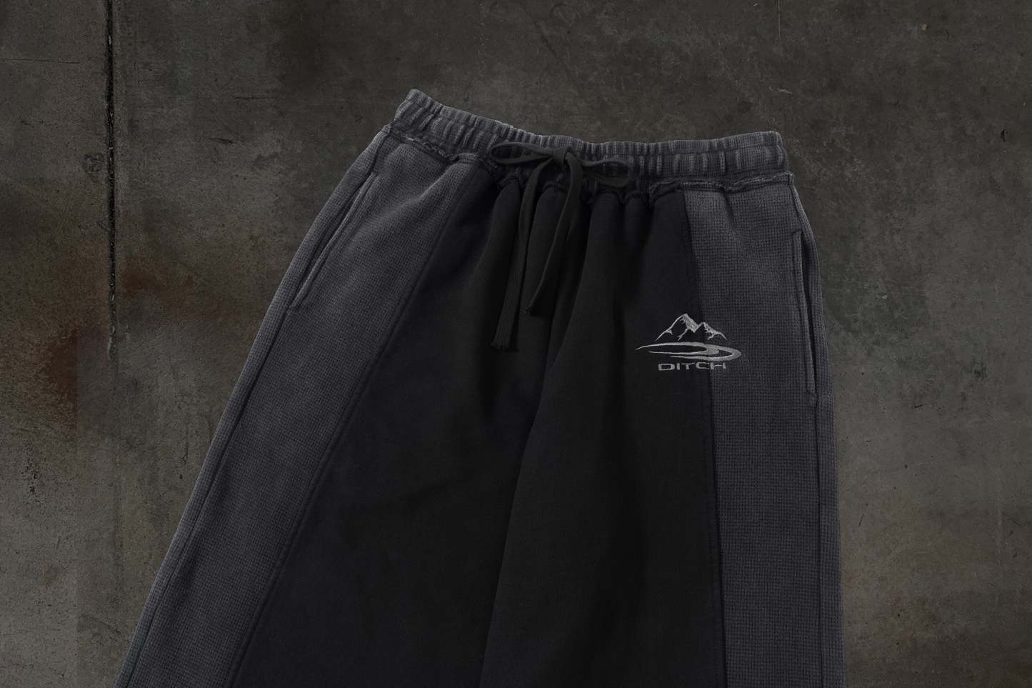 SUMMIT SWEATS (COAL/THERMAL)-IYAMIUIO