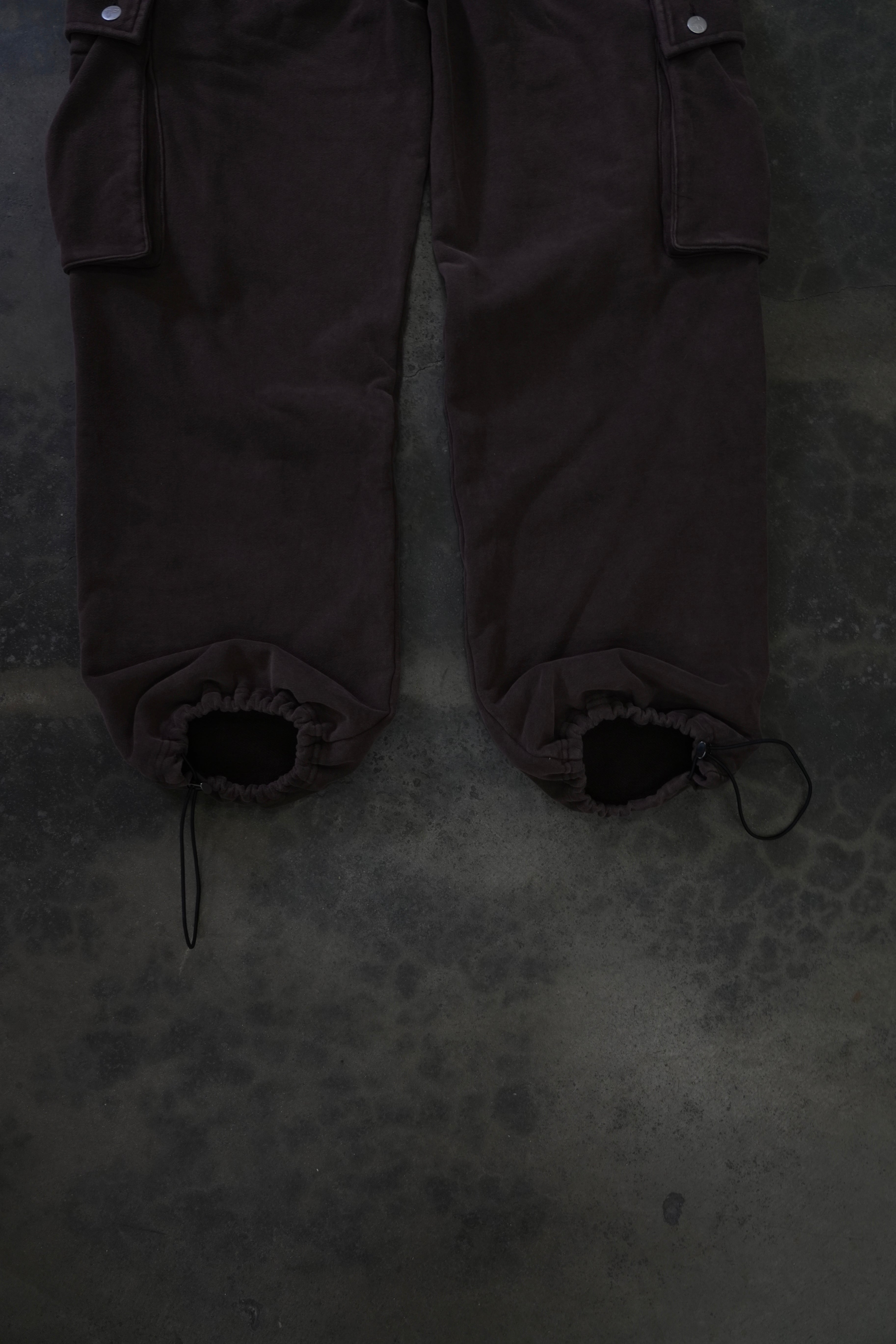 CARGO SWEATS (MOCHA)-IYAMIUIO