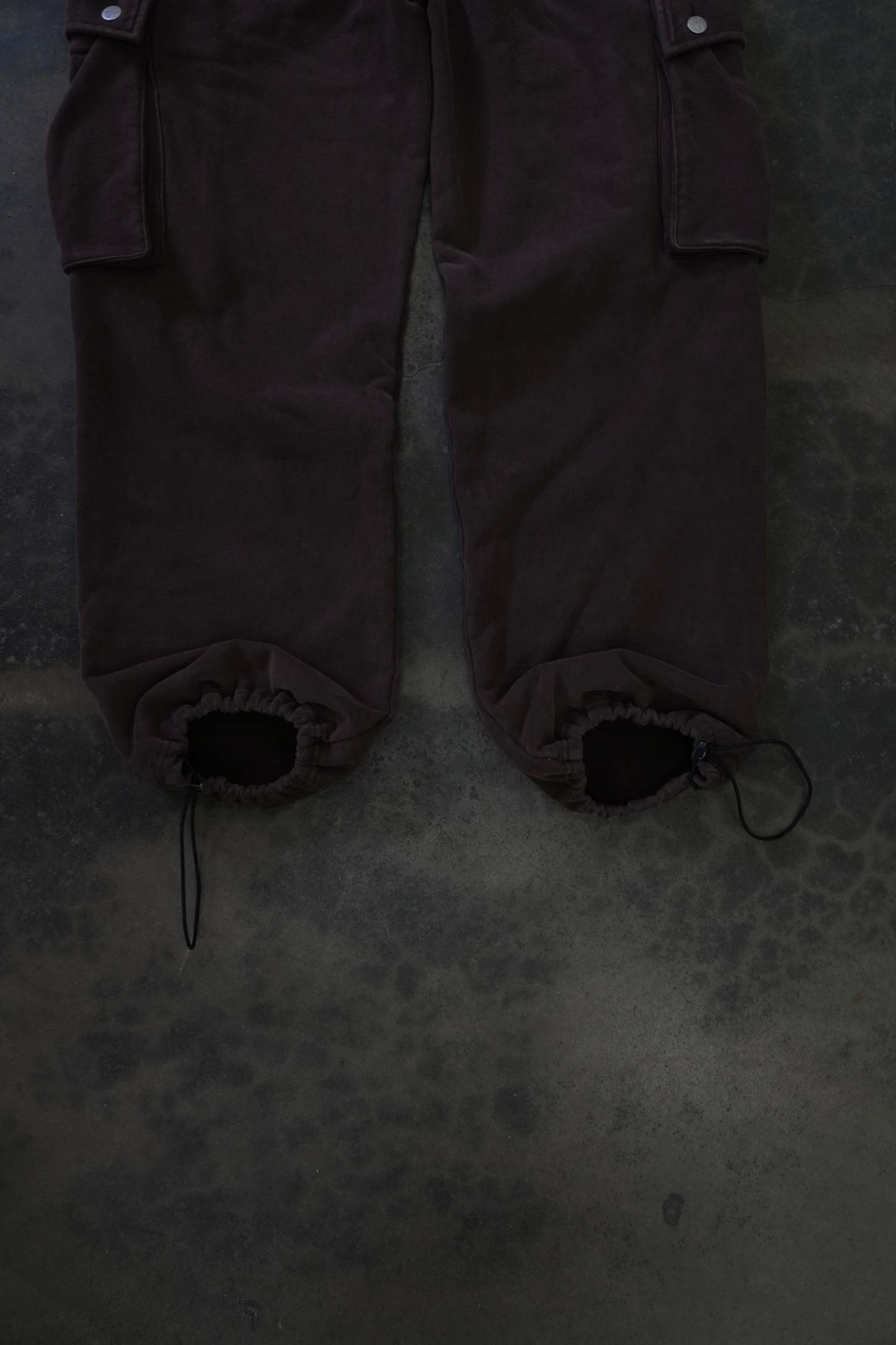 CARGO SWEATS (MOCHA)-IYAMIUIO