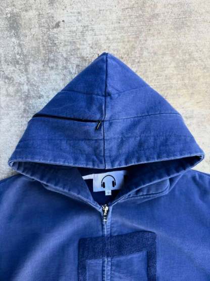 “Music Connects Us” v2 Zip (Blue)-IYAMIUIO