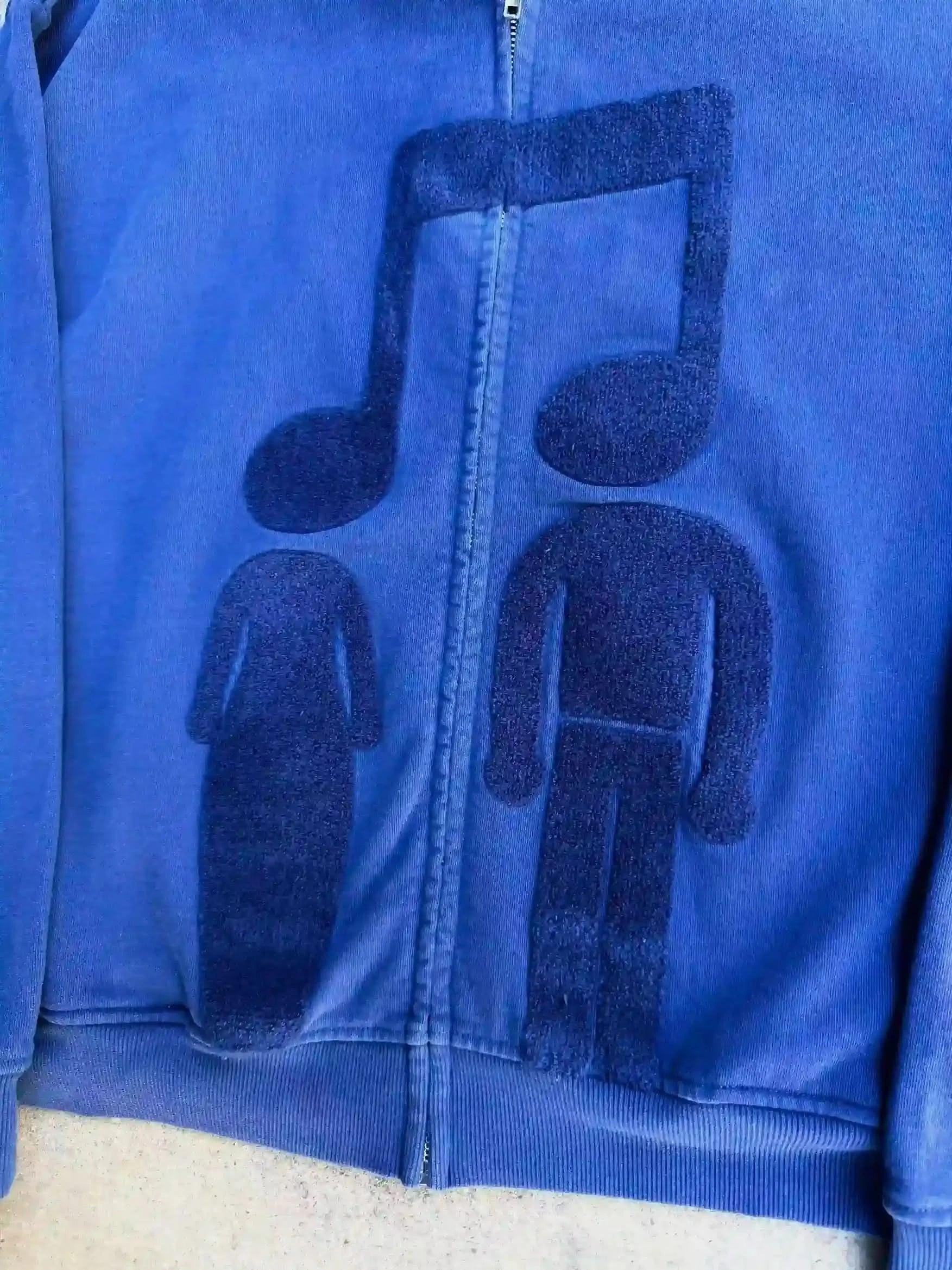 “Music Connects Us” v2 Zip (Blue)-IYAMIUIO