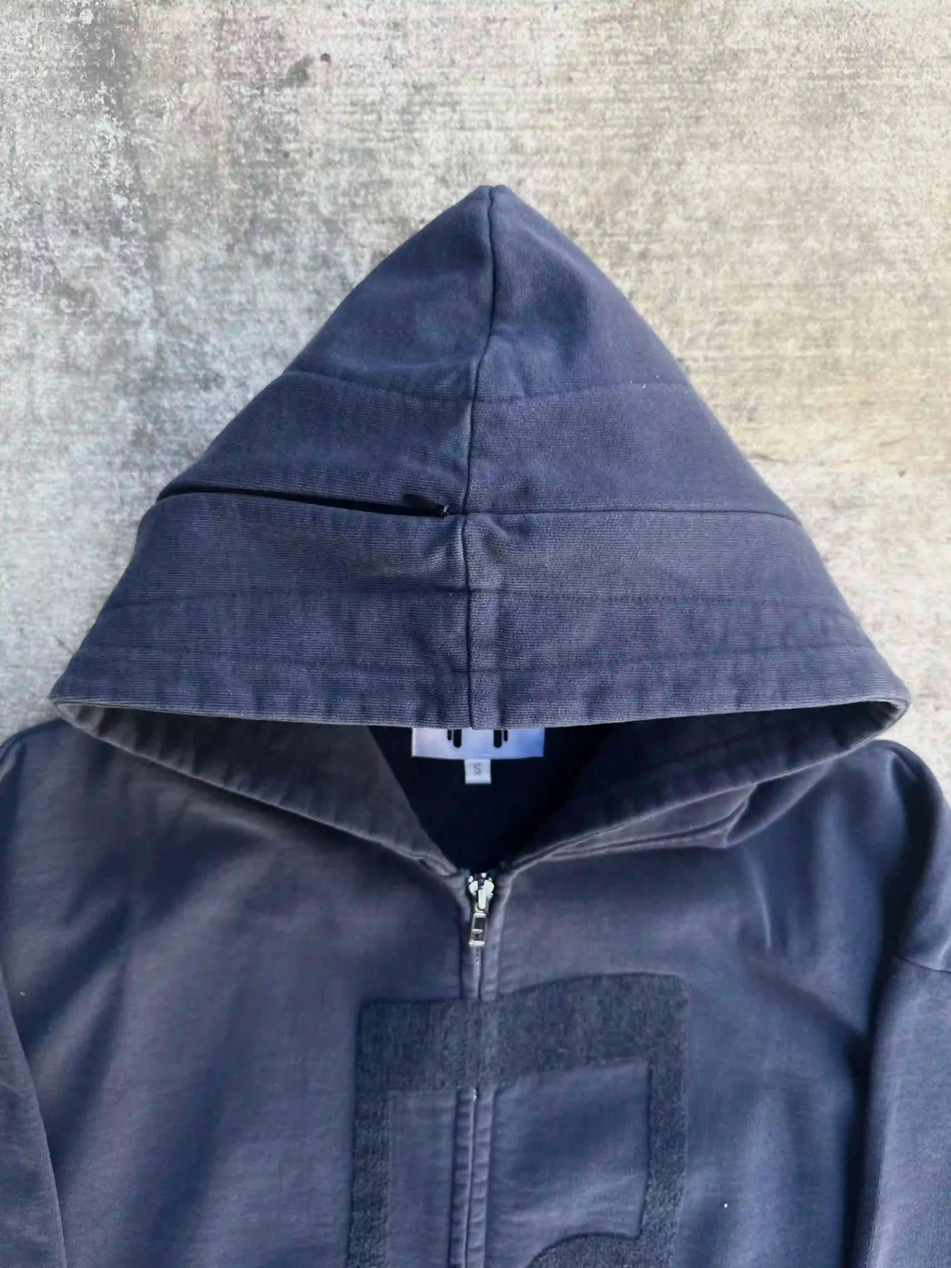 “Music Connects Us” v2 Zip (Grey)-IYAMIUIO