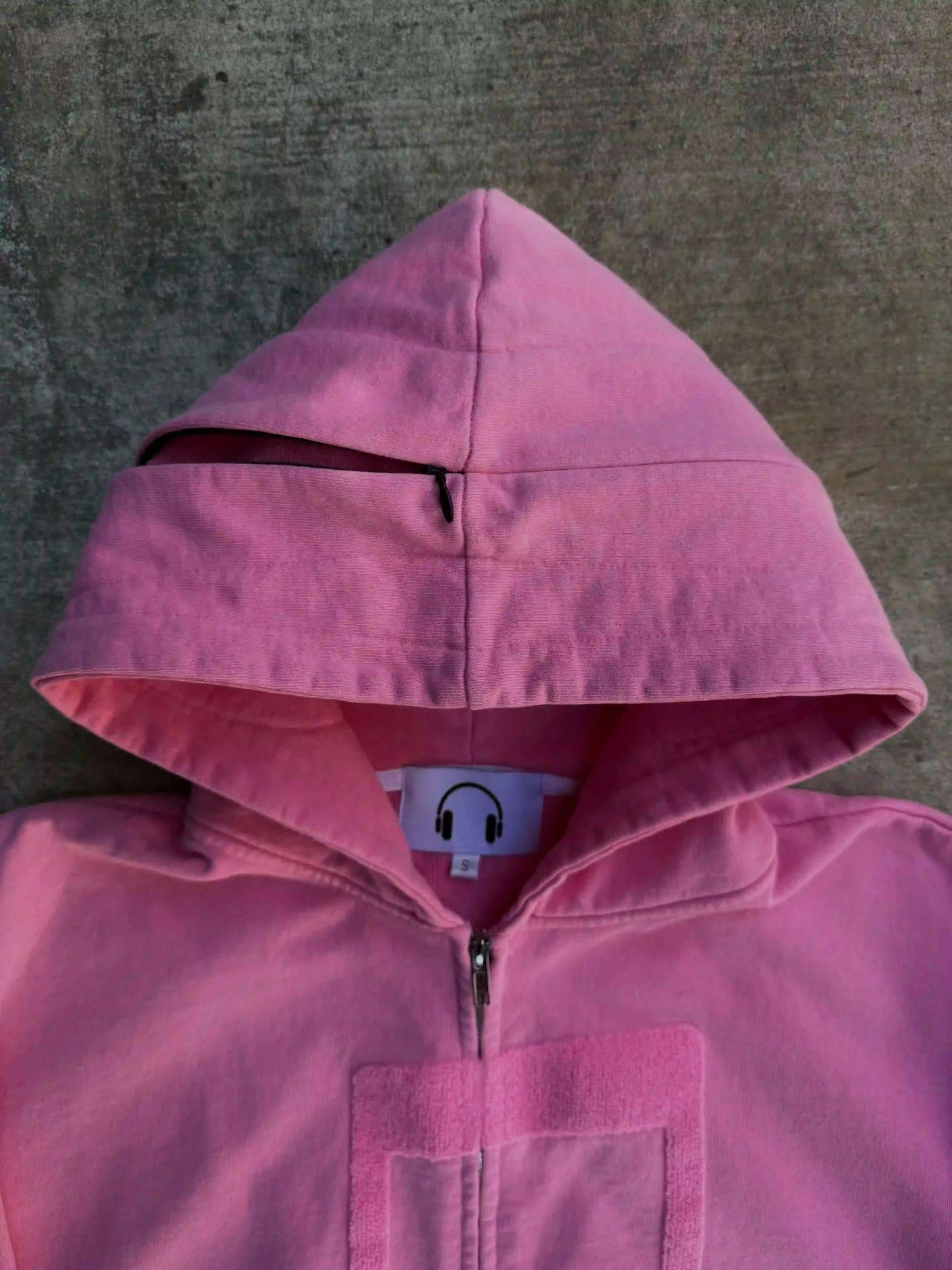 “Music Connects Us” v2 Zip (Pink)-IYAMIUIO