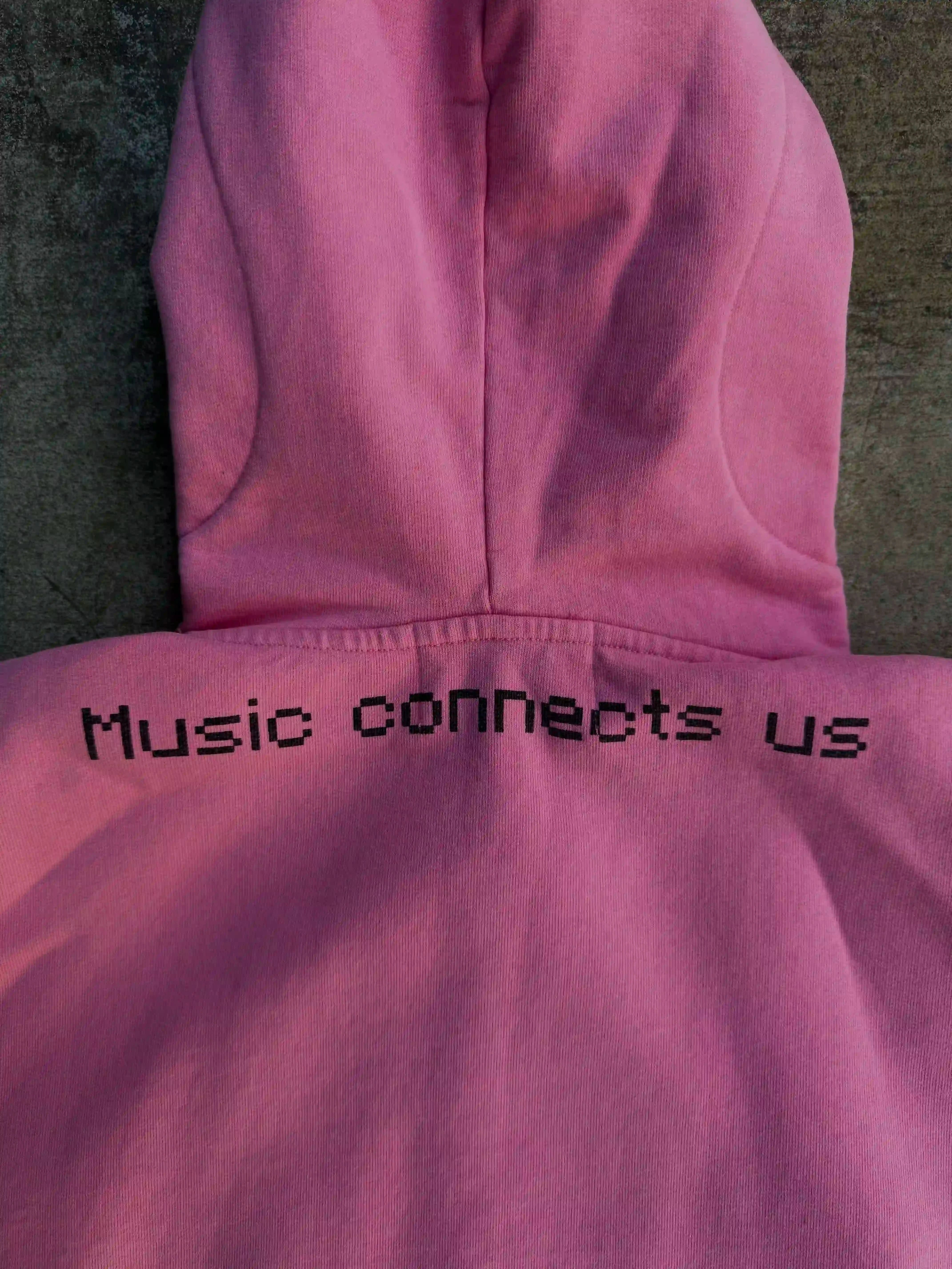 “Music Connects Us” v2 Zip (Pink)-IYAMIUIO