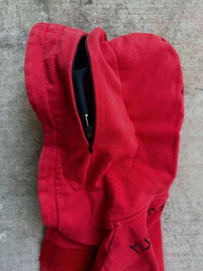 “Music Connects Us” v2 Zip (Red)-IYAMIUIO