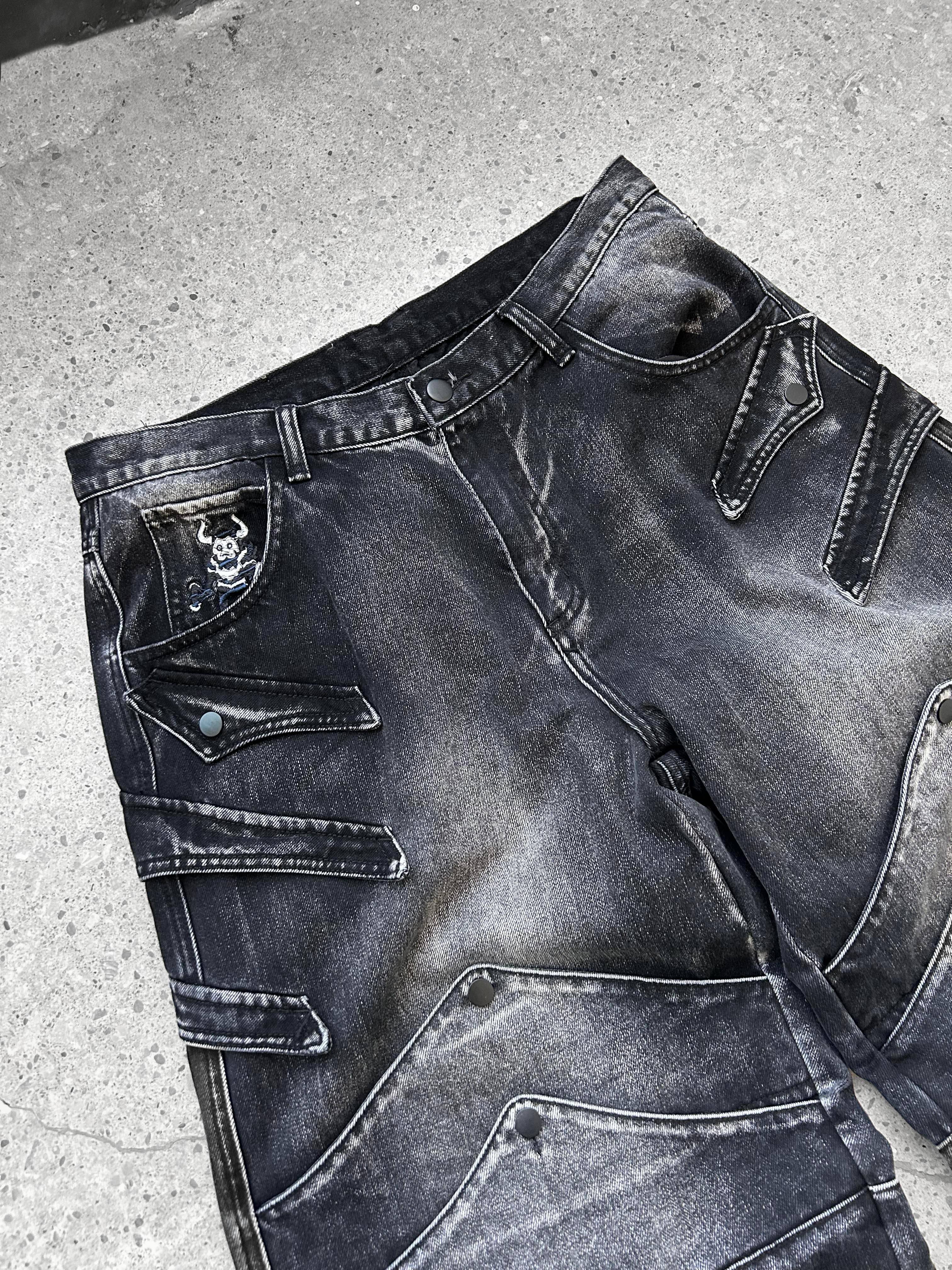 "WINTER ARMOR" Black Cargo Pants-IYAMIUIO