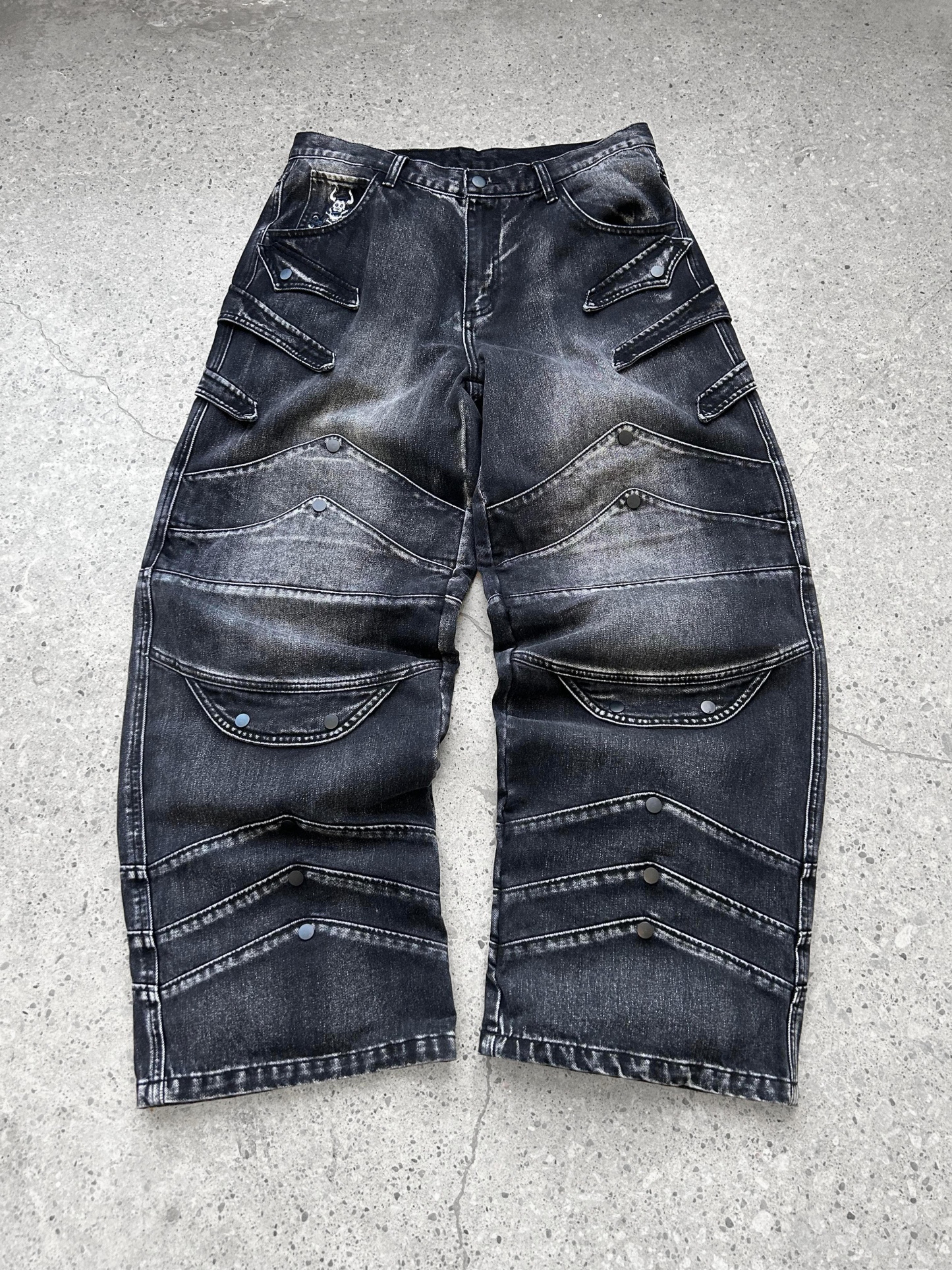 "WINTER ARMOR" Black Cargo Pants-IYAMIUIO