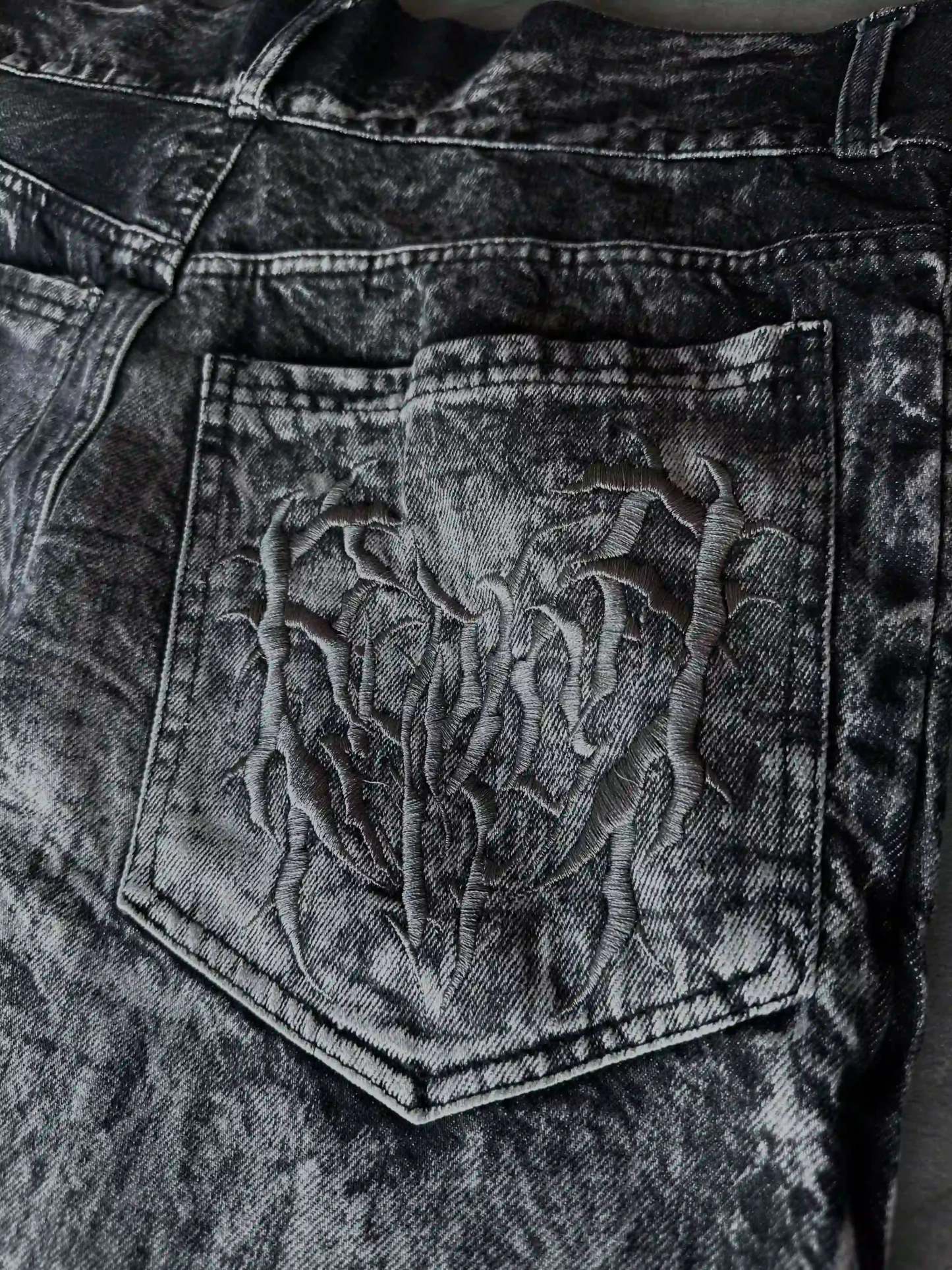 "Phantom Troupe" Jeans-IYAMIUIO