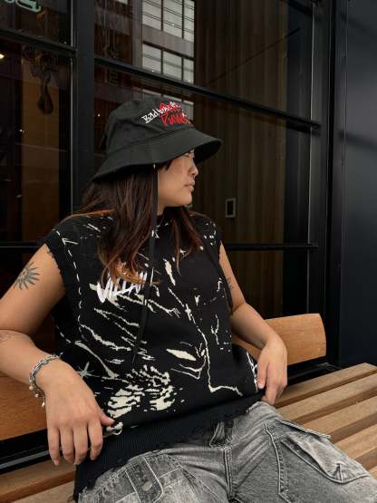 "Main Villain" Knit Vest-IYAMIUIO