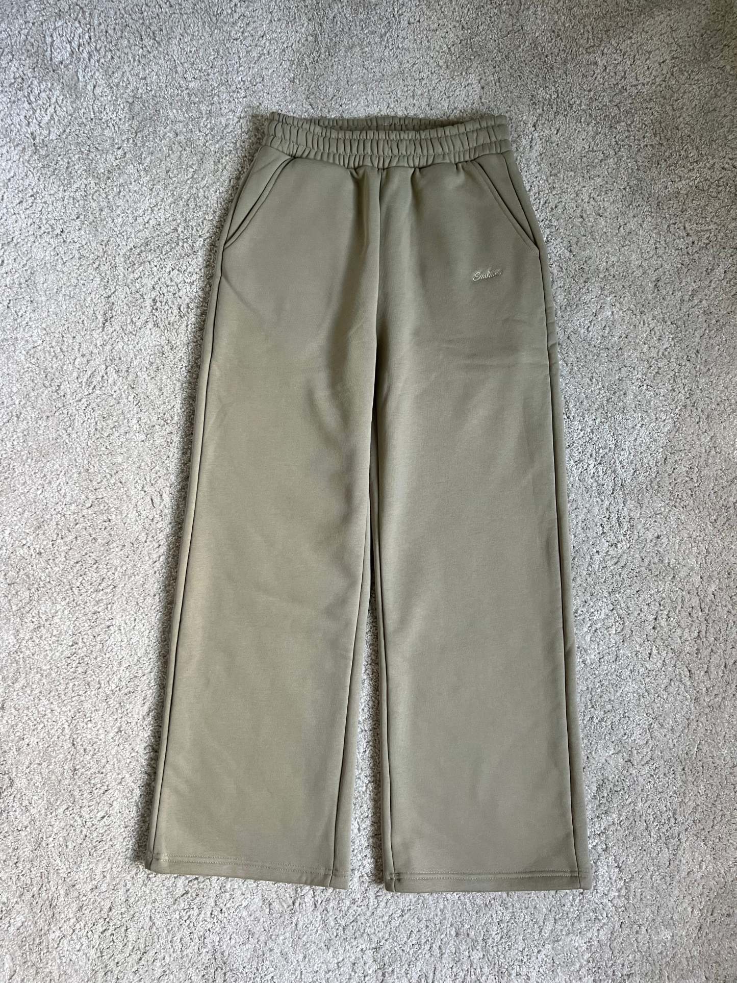 Signature Wide Leg Sweatpants in Limestone-IYAMIUIO