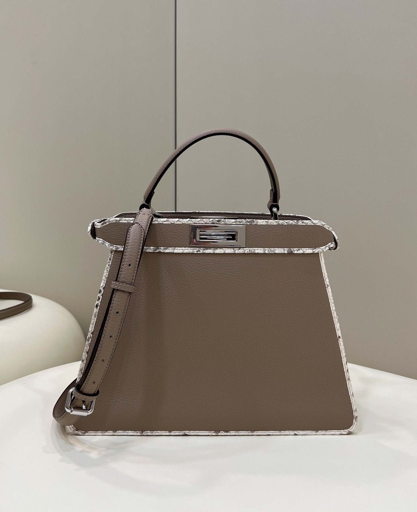 FI Peekaboo ISeeU Medium Greige For Women, Women&#8217;s Handbags, Shoulder Bag 13.1in/33.5cm FF
