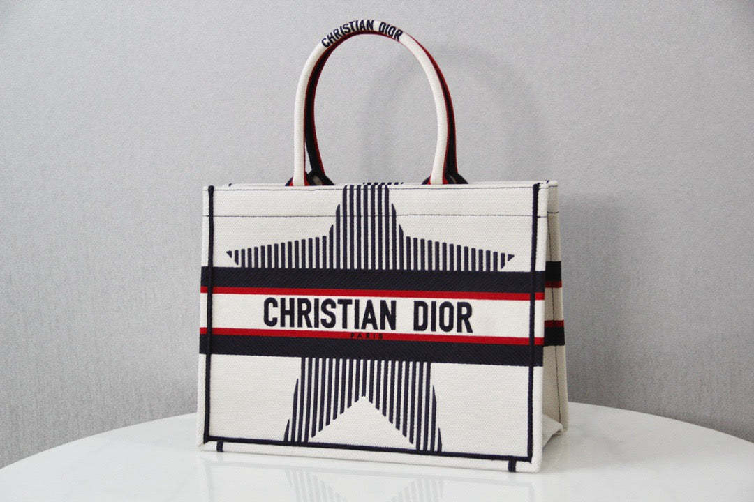 DI Medium Book Tote White, For Women, Women’s Handbags 14in/36cm CD