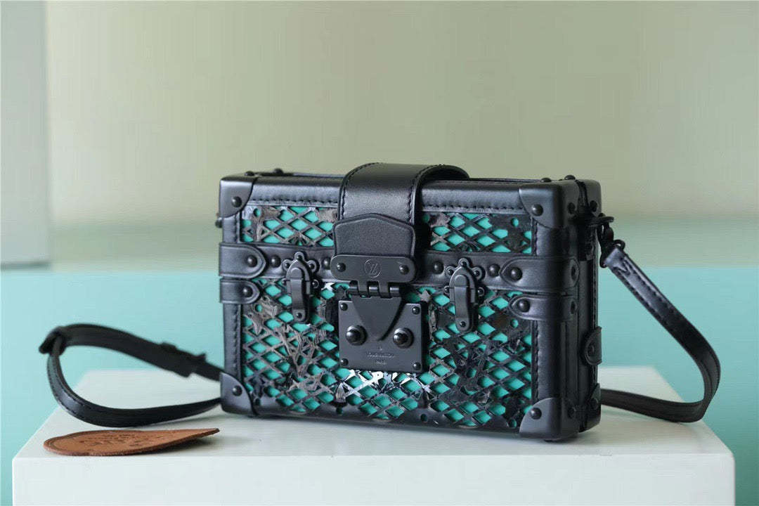 LV Petite Malle Monogram Pattern Black For Women,  Shoulder And Crossbody Bags 7.9in/20cm LV 