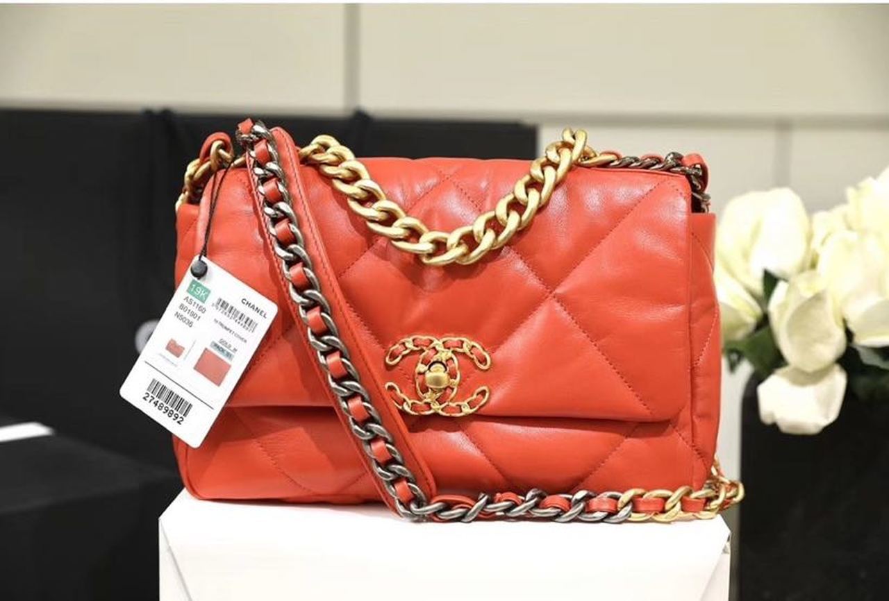 CHL 19 Handbag 26cm Red For Women AS1160