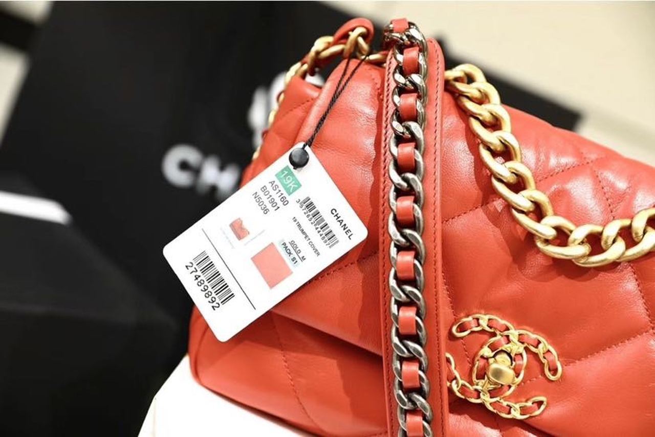 CHL 19 Handbag 26cm Red For Women AS1160