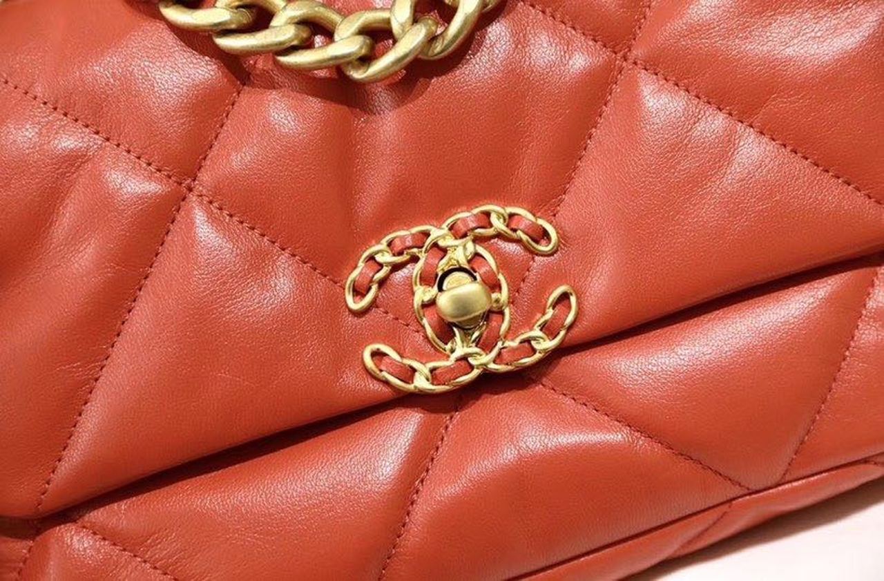CHL 19 Handbag 26cm Red For Women AS1160