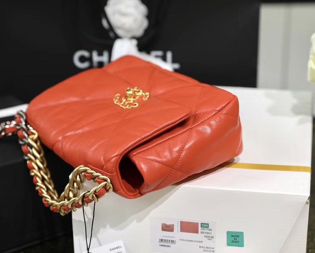 CHL 19 Handbag 26cm Red For Women AS1160
