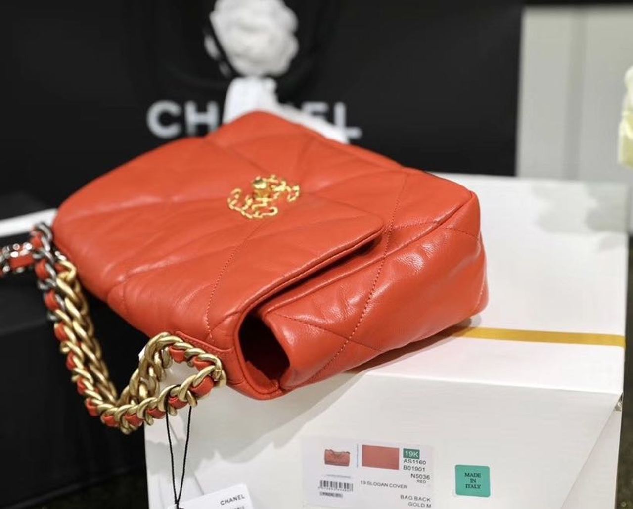 CHL 19 Handbag 26cm Red For Women AS1160
