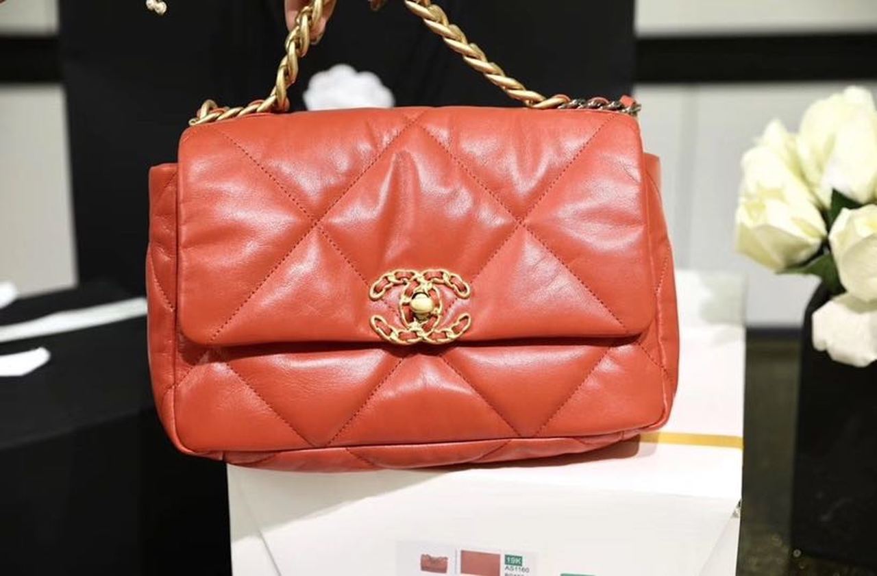 CHL 19 Handbag 26cm Red For Women AS1160