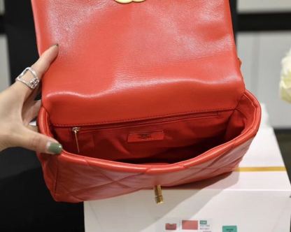 CHL 19 Handbag 26cm Red For Women AS1160