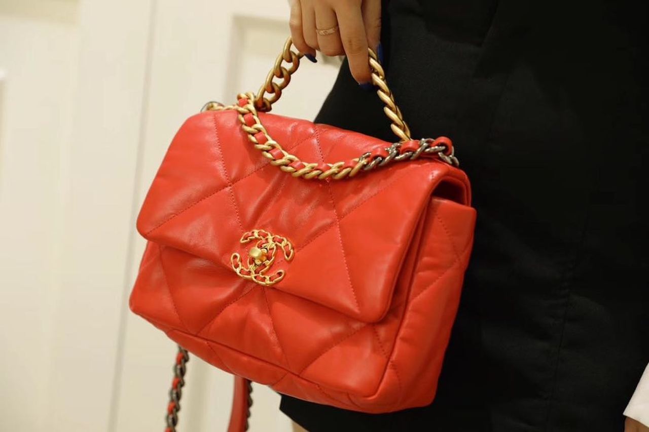 CHL 19 Handbag 26cm Red For Women AS1160