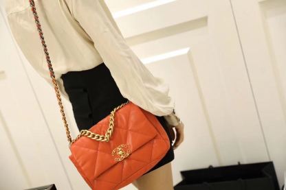 CHL 19 Handbag 26cm Red For Women AS1160