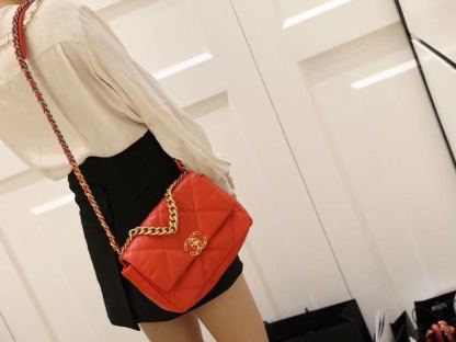 CHL 19 Handbag 26cm Red For Women AS1160