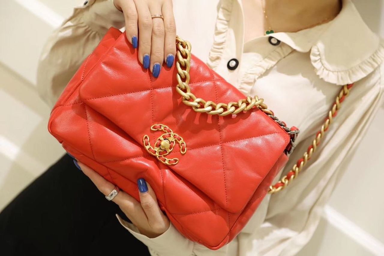 CHL 19 Handbag 26cm Red For Women AS1160