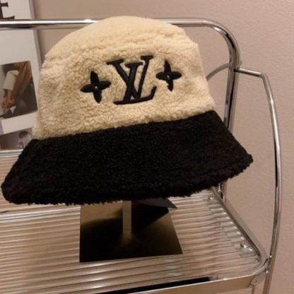 LV SHEEPSKIN BUCKET HAT BEIGE AND BLACK