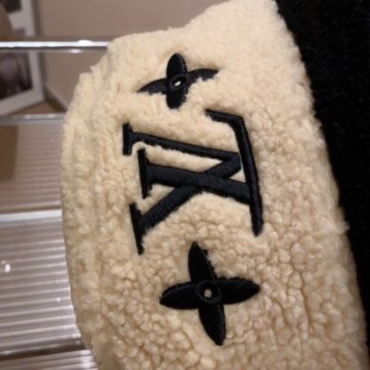 LV SHEEPSKIN BUCKET HAT BEIGE AND BLACK