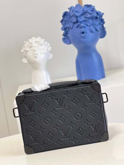 LV Handle Soft Trunk Black Taurillon Monogram For Men, Bags 8.5in/22cm LV M59163