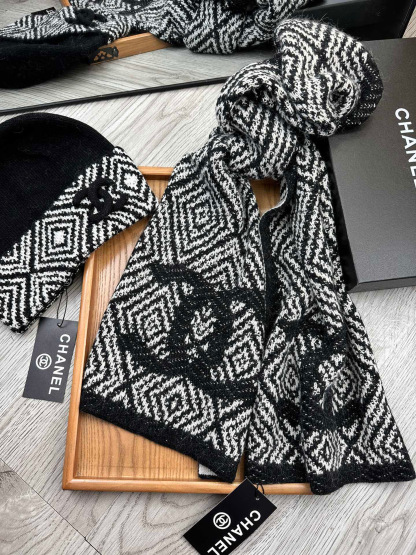 CC BEANIE HAT AND SCARF BLACK WOOL SET